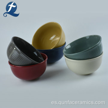 Personalización de coloridos juegos de vajilla de cerámica